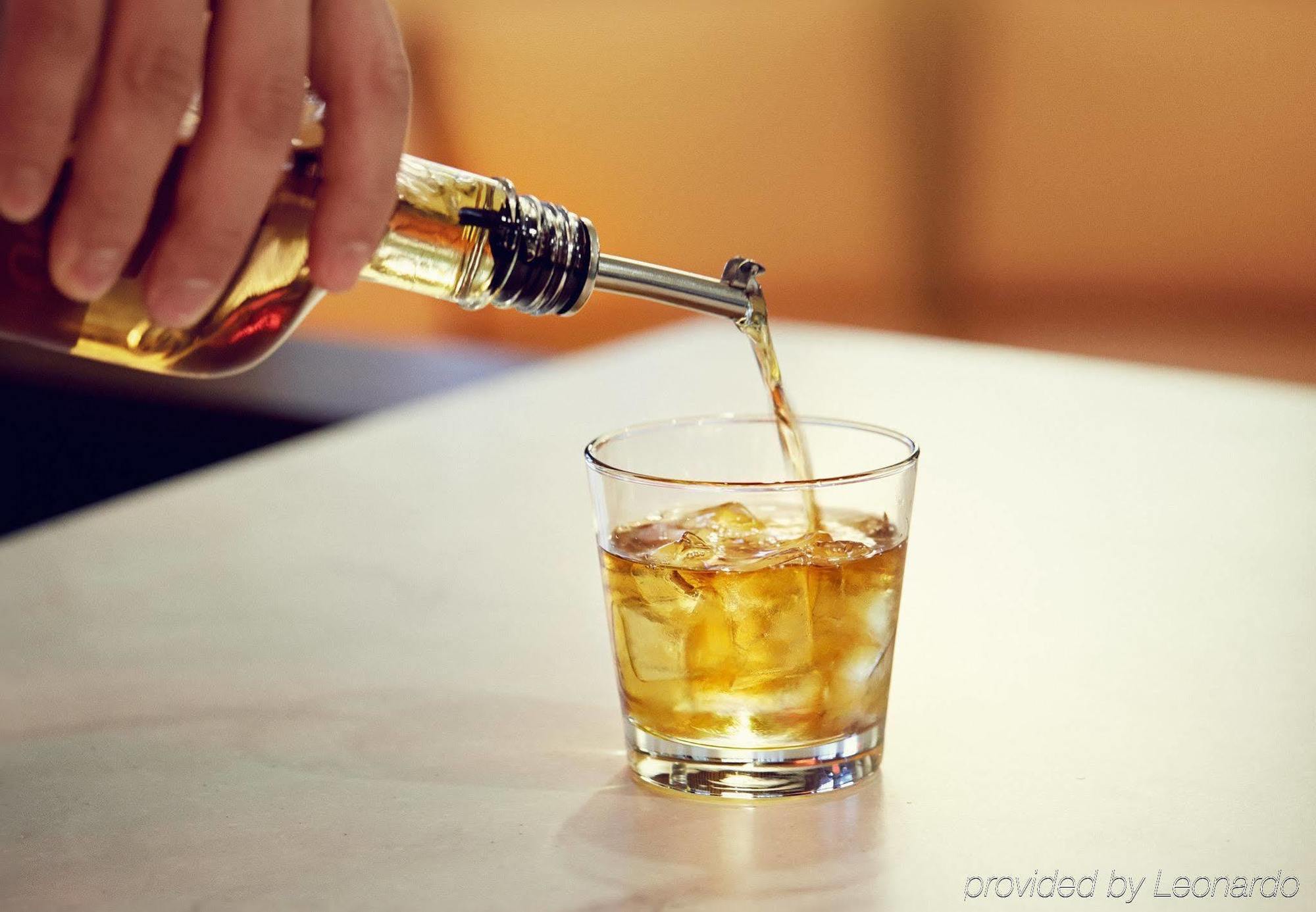 沃特伯里市中心万怡酒店 外观 照片